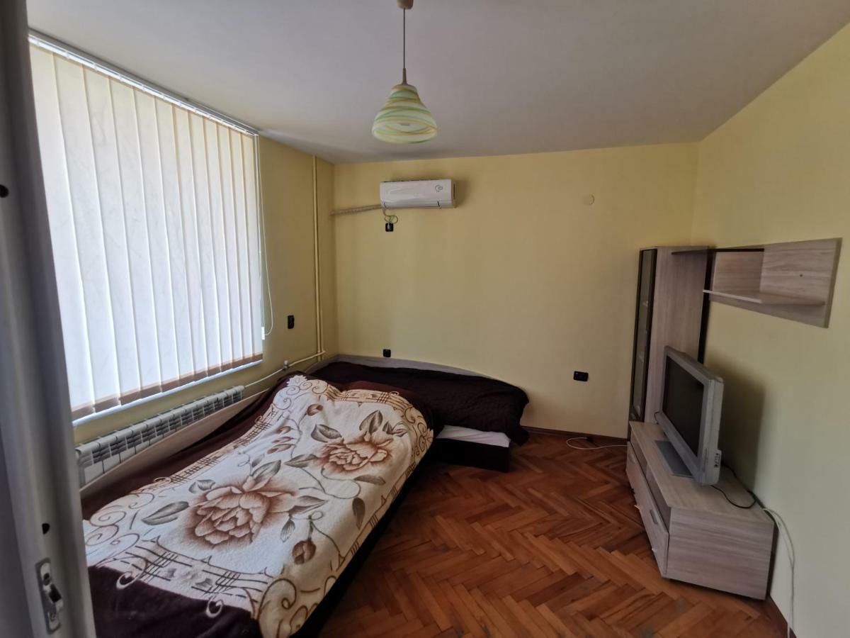 Mountain View Apartment Vratsa Екстер'єр фото